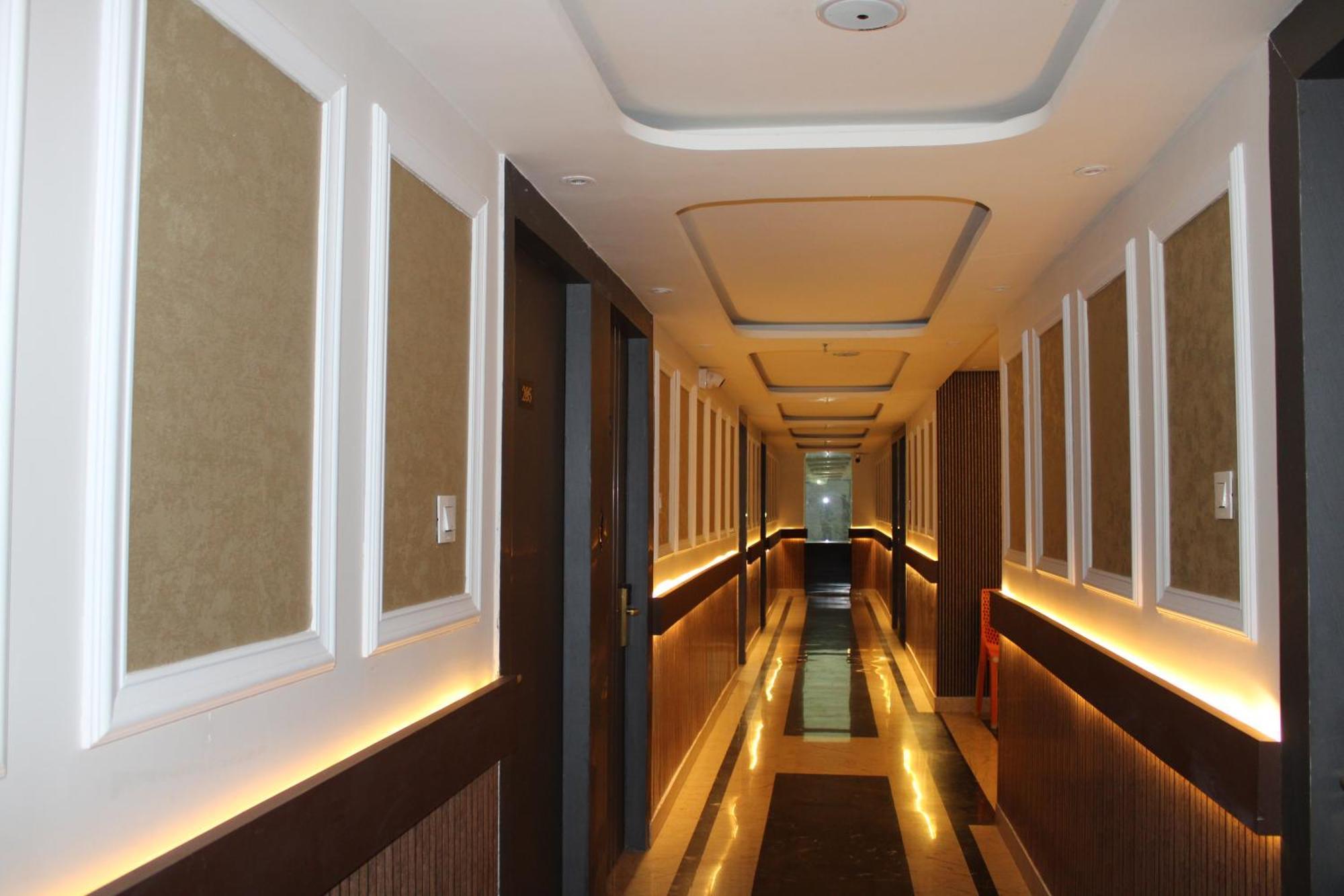 Hotel Gold Stone Kanpur Exterior photo