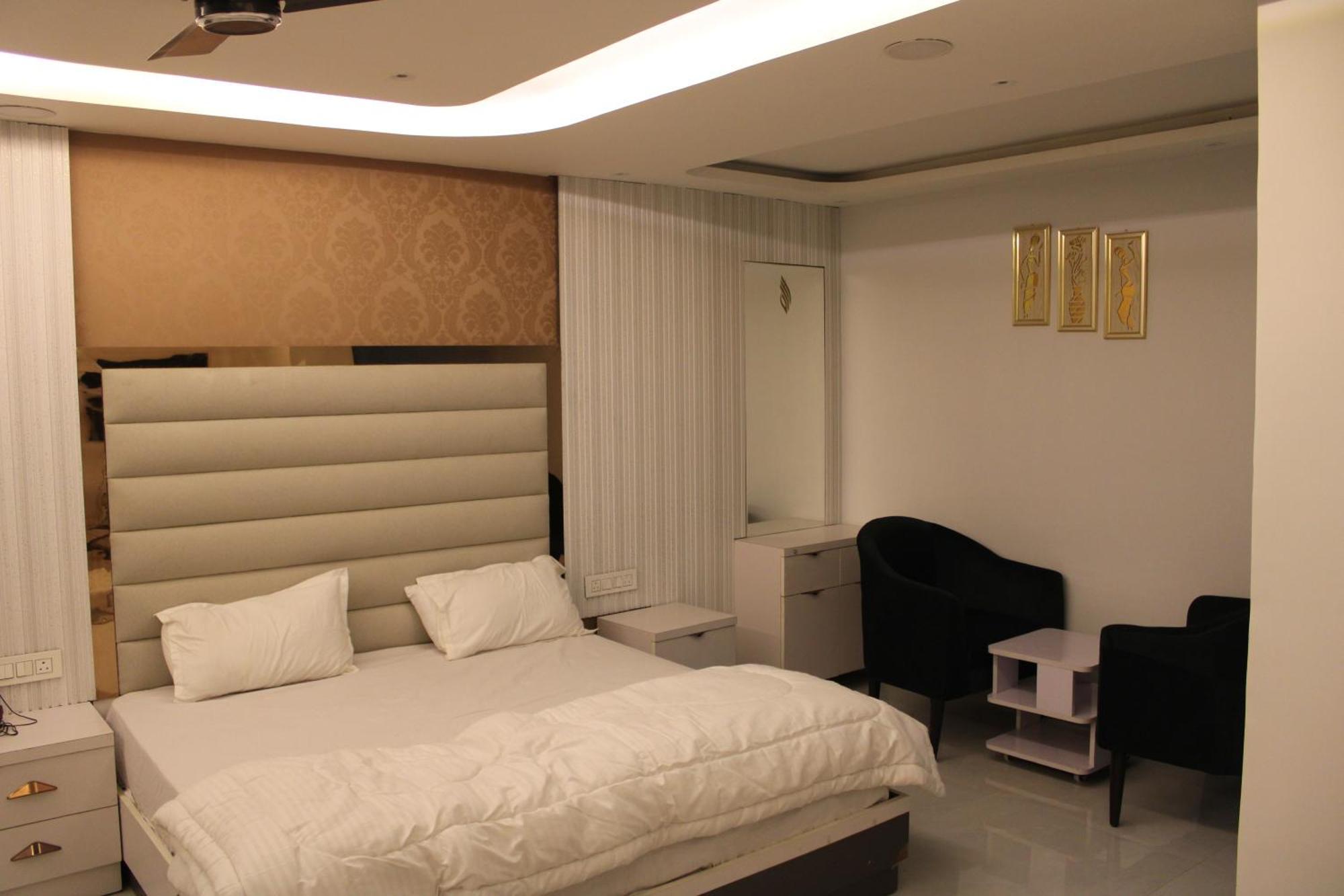 Hotel Gold Stone Kanpur Exterior photo